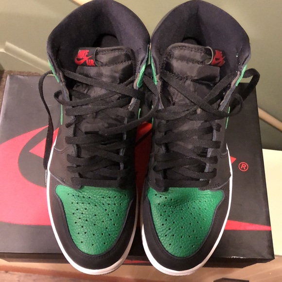 Air Jordan 1 Pine Green (Black) size 10.5 mens. Only worn twice. Tumbled leather - Picture 5 of 7